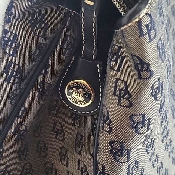 Dooney & Bourke Black Signature Pattern Shoulder Bag with Accessories - Picture 3 of 15